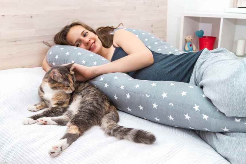 Almohada de embarazo funcionan ? Como dormir mejor durante el embarazo /  posiciones para dormir 