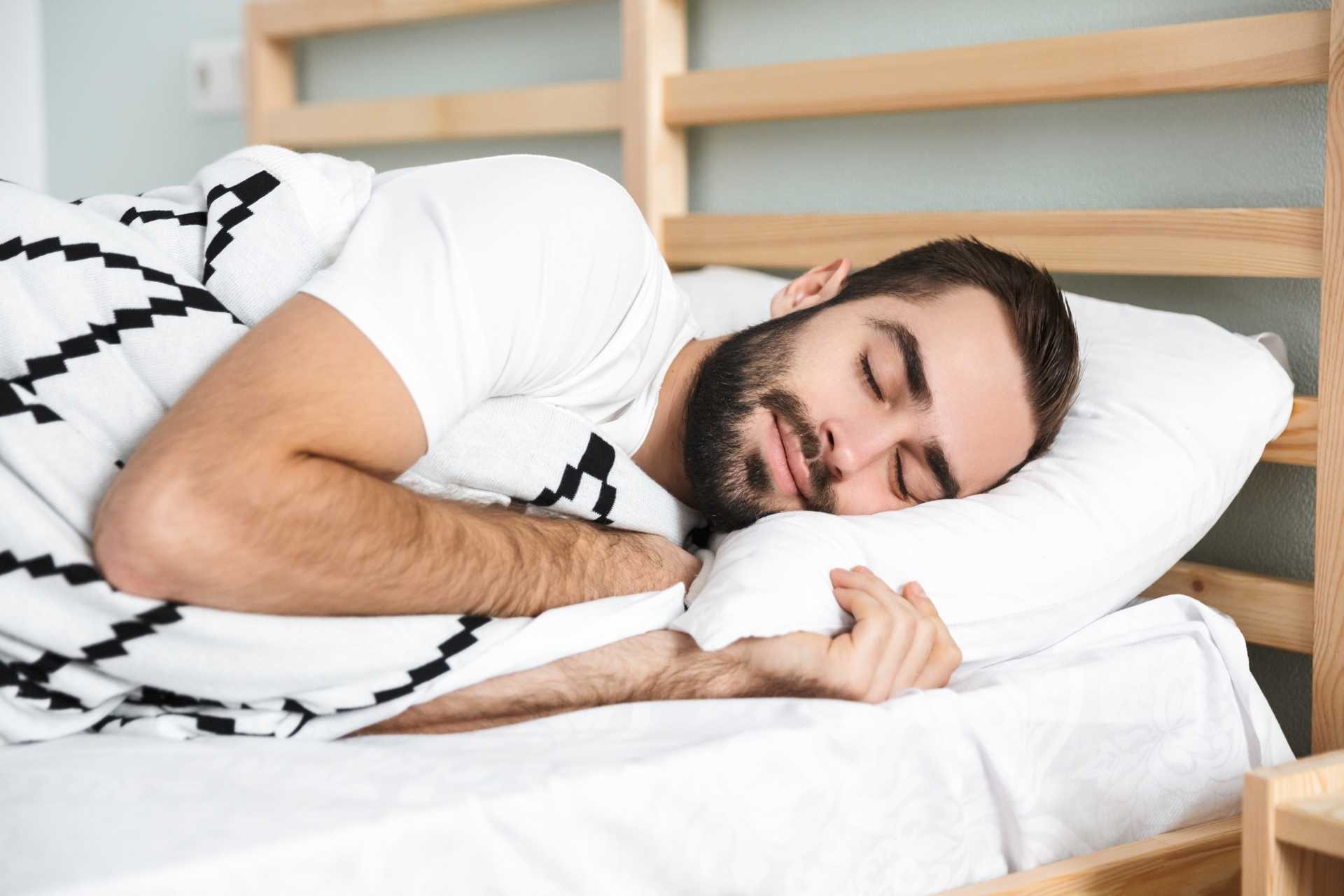 ¿Cuántas horas es ideal dormir para el cerebro? - Blog Nubett